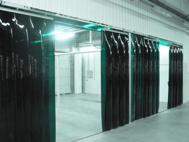 Завеса полосовая ПВХ , сварочная штора зеленая